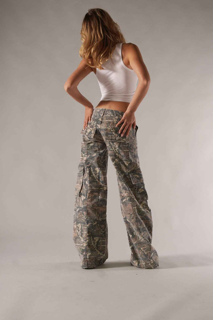Women’s Camo Leg Cargo Pants – Relaxed Fit Streetwear Trousers
