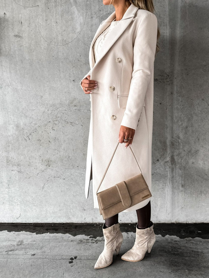 Tailored Coat – Timeless Elegance – Premium
