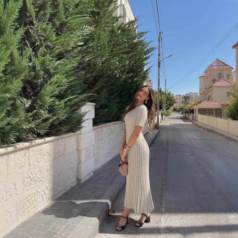 Ribbed Pleated Midi Dress – Flattering Fit – Everyday Elegance