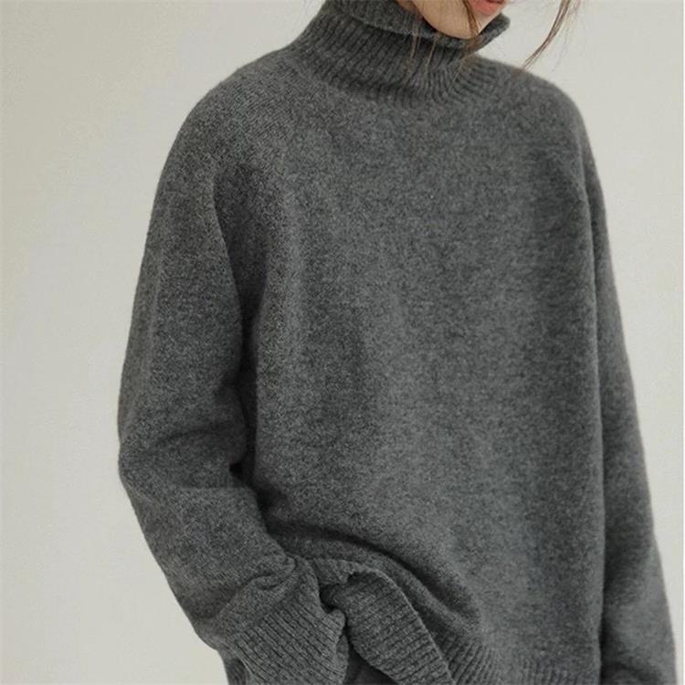 Turtleneck Sweater – Relaxed Fit – Cozy Elegance